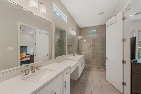 Tiny photo for 707 Apogee Trail, Houston, TX 77022 (MLS # 16193537)