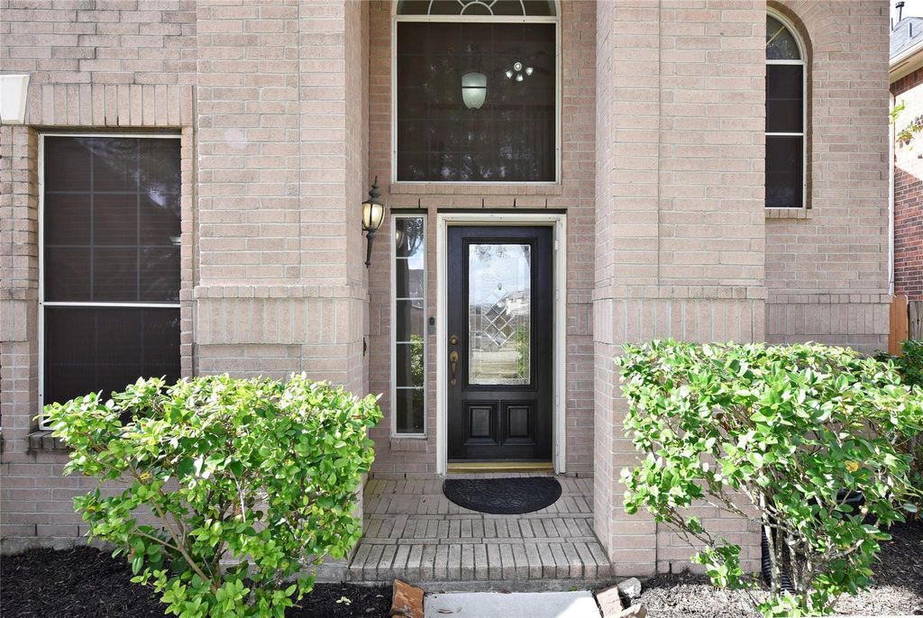 Photo of 802 Hollyhock Drive, Stafford, TX 77477 (MLS # 33684744)