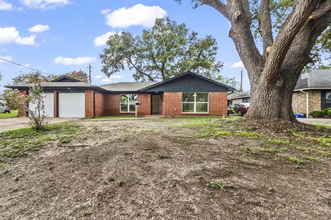 Photo of 4903 Mayflower Street, Houston, TX 77033 (MLS # 93599715)