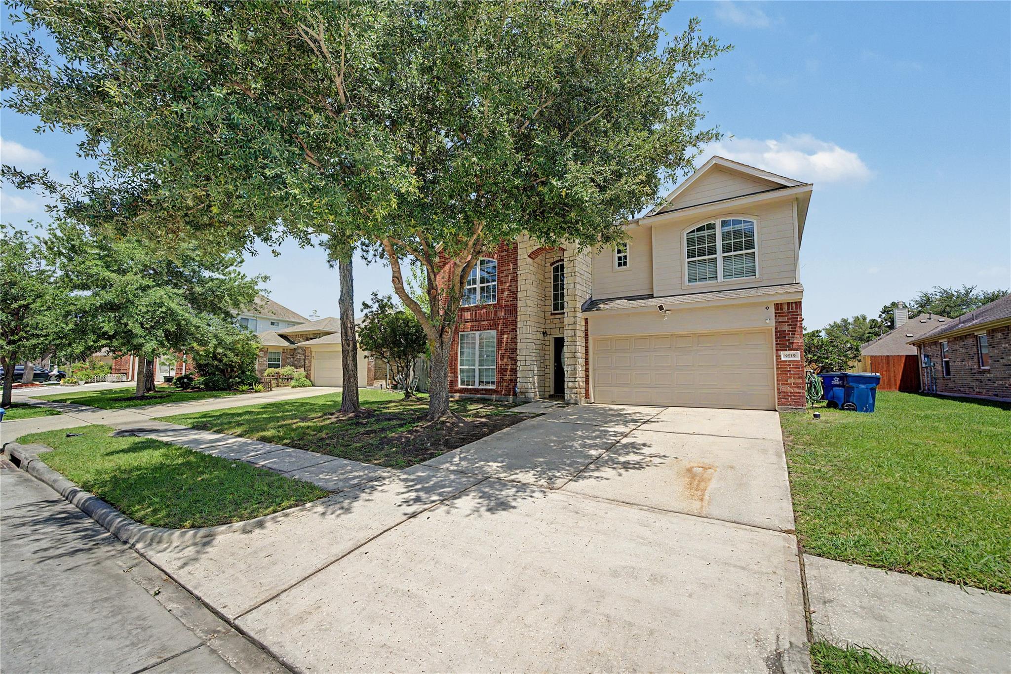 9519 Arrowhead Terrace Lane