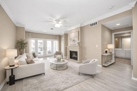 Photo of 2400 Mccue Road #333, Houston, TX 77056 (MLS # 35397926)