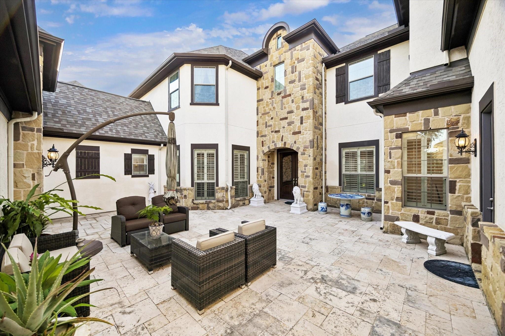 2915 Sentry Oak Way, Sugar Land, TX, 77479, USA, 5 Bedrooms Bedrooms, ,5 BathroomsBathrooms,Residential,Active,2915 Sentry Oak Way,60451174