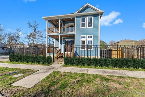 Photo of 501 Cordell Street, Houston, TX 77009 (MLS # 51497992)