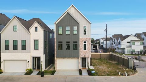 Photo of 1704 Sedola Lane, Houston, TX 77055 (MLS # 4492829)