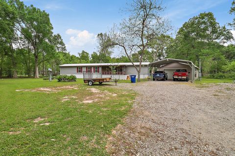 Photo of 489 County Road 4012, Dayton, TX 77535 (MLS # 54177110)
