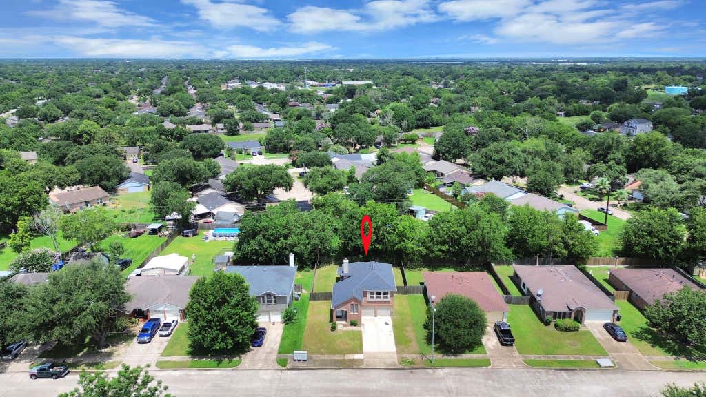 Photo of 16118 Bunker Ridge Road, Houston, TX 77053 (MLS # 51474909)