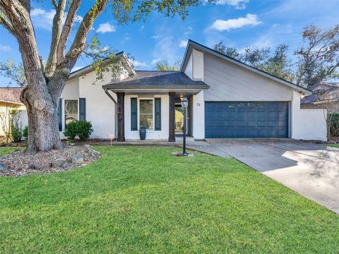 Photo of 32 Sarita Road, Angleton, TX 77515 (MLS # 53468821)
