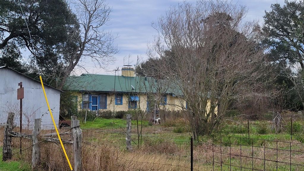 Photo of 1105 Clipson Road, Eagle Lake, TX 77434 (MLS # 91409672)