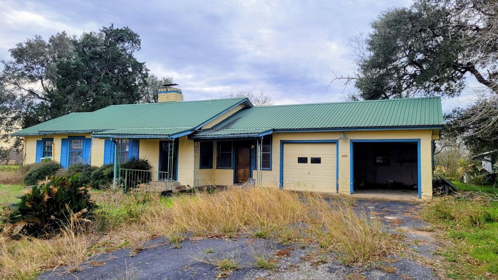 Photo of 1105 Clipson Road, Eagle Lake, TX 77434 (MLS # 91409672)