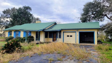 Homes For Sale - 1105 Clipson Road<br/> Eagle Lake, TX 77434