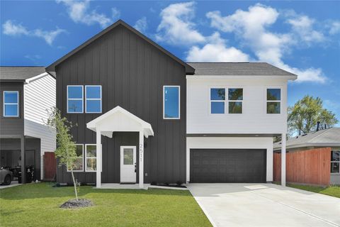 Photo of 2511 Garapan Street, Houston, TX 77091 (MLS # 4941568)