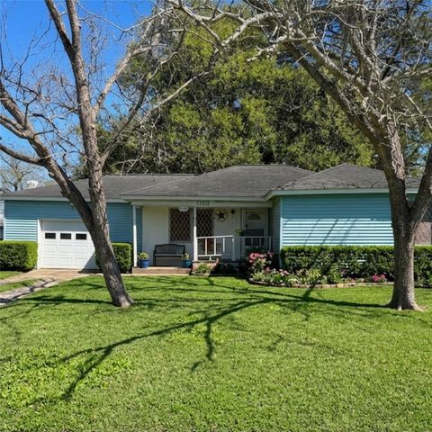 Homes For Sale - 1110 Jarrett Street<br/> Liberty, TX 77575