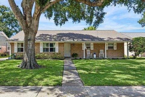 Photo of 5926 Kuldell Drive, Houston, TX 77074 (MLS # 68926585)