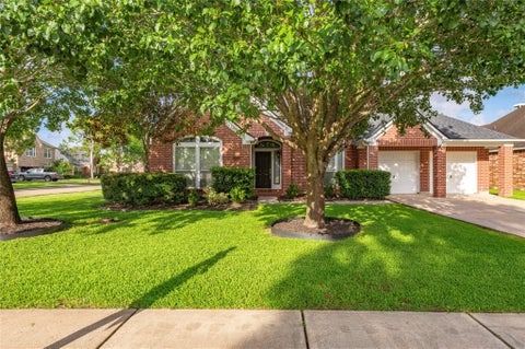 Photo of 101 Arbor Springs Lane, Dickinson, TX 77539 (MLS # 97445196)