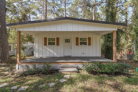 Photo of 5880 Beech Drive, Montgomery, TX 77317 (MLS # 55079117)