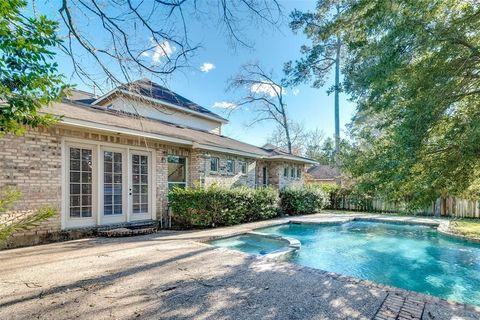 Photo of 34 N Longsford Circle, The Woodlands, TX 77382 (MLS # 98044482)