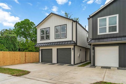 Photo of 760 Lucky Street #C/D, Houston, TX 77088 (MLS # 2854078)