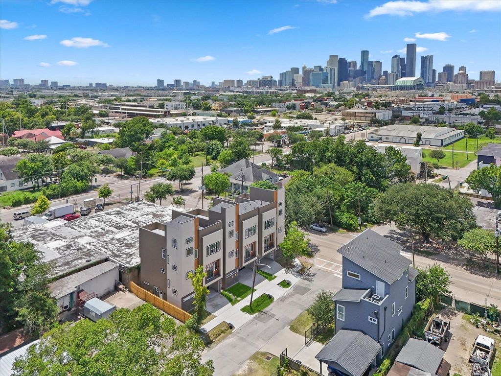 Photo of 3510 Saltus Street St, Houston, TX 77003 (MLS # 25571813)