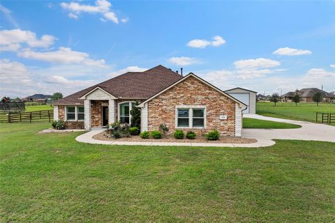 Homes For Sale - 5649 Pioneer Trail<br/> Sealy, TX 77474