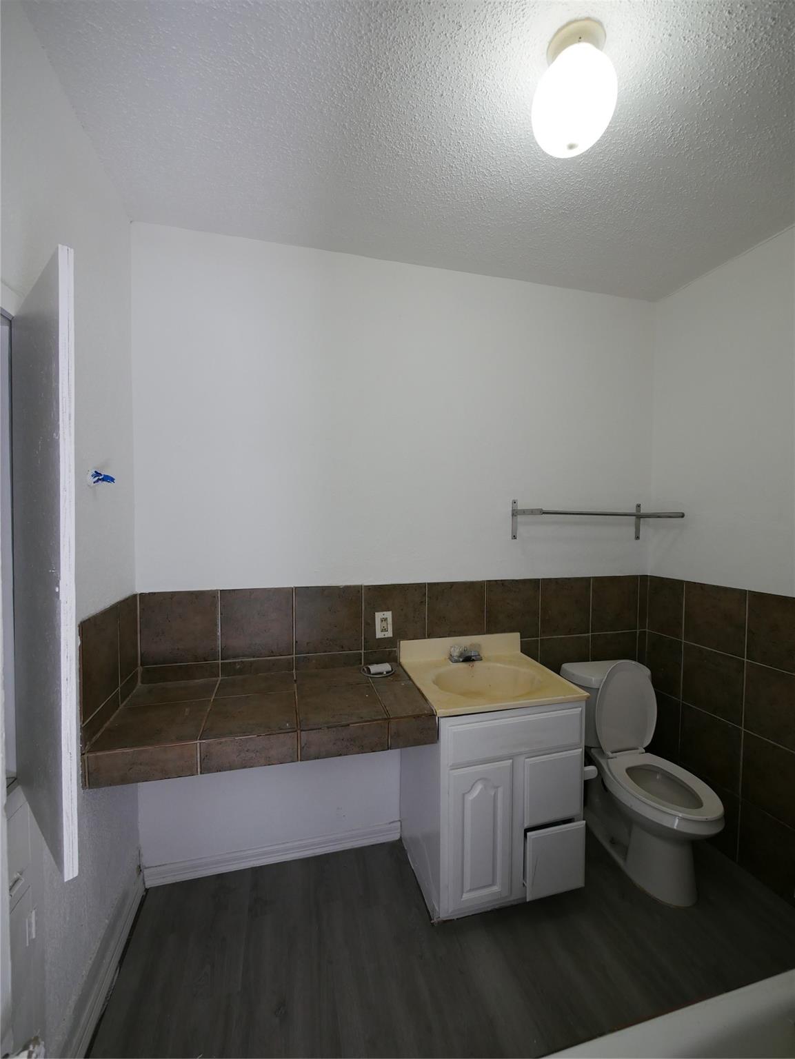 Houston, Texas 77021, United States, 3 Bedrooms Bedrooms, ,2 BathroomsBathrooms,Residential,Active,228398