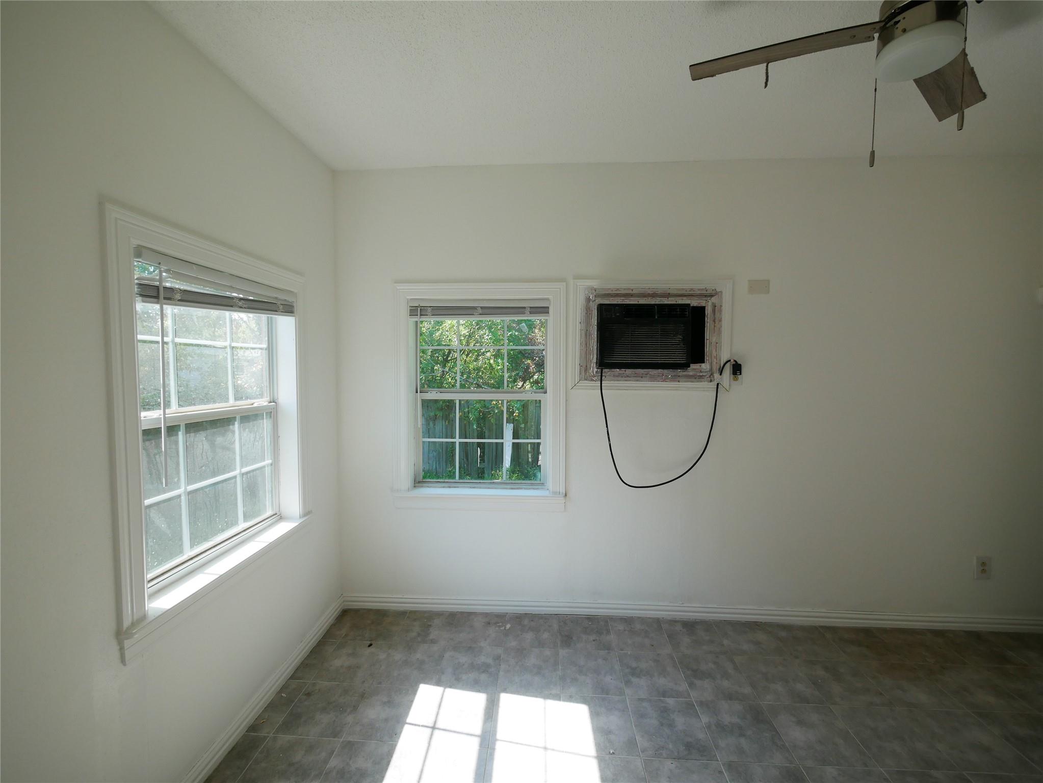 Houston, Texas 77021, United States, 3 Bedrooms Bedrooms, ,2 BathroomsBathrooms,Residential,Active,228398