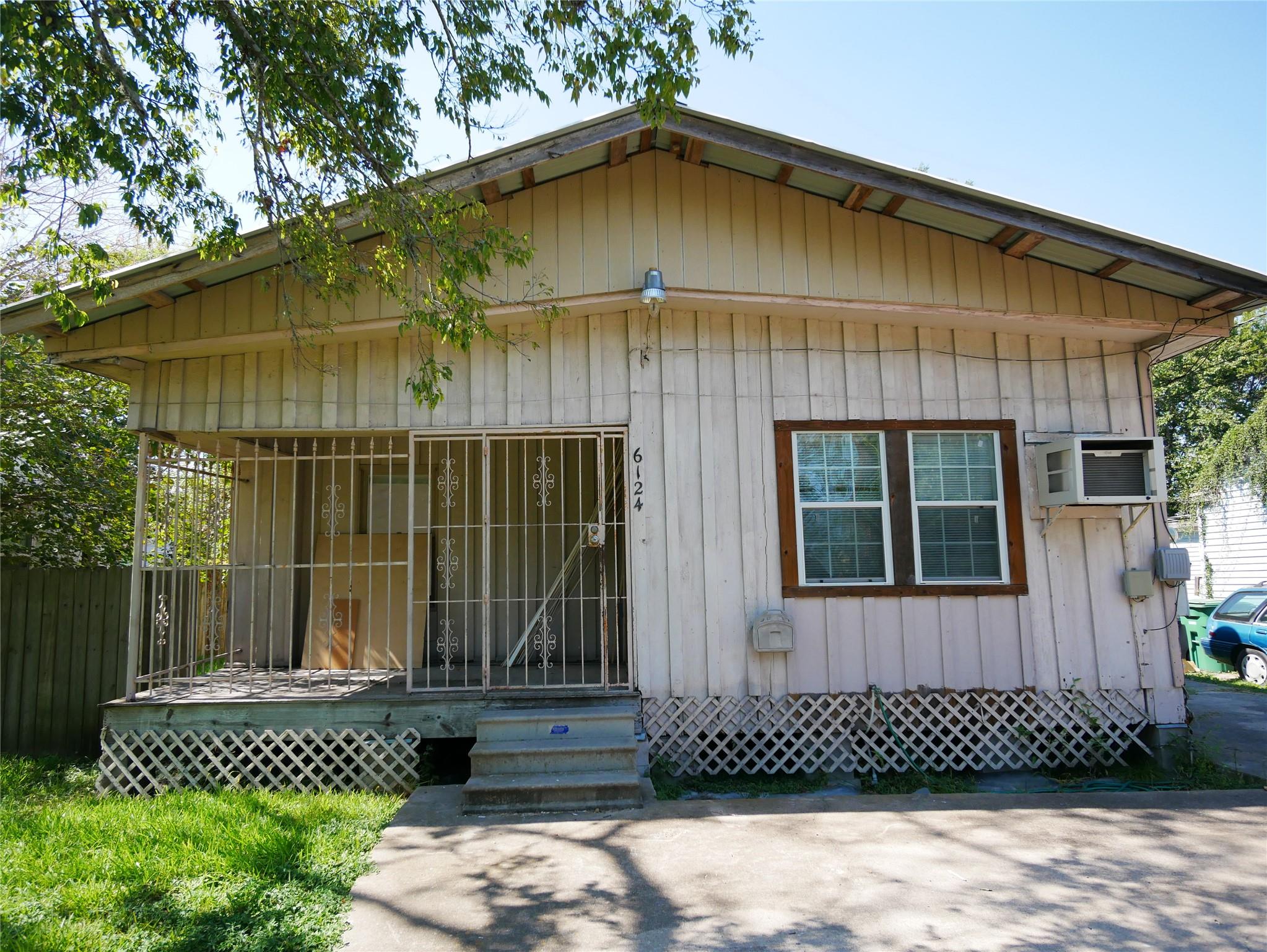 Houston, Texas 77021, United States, 3 Bedrooms Bedrooms, ,2 BathroomsBathrooms,Residential,Active,228398