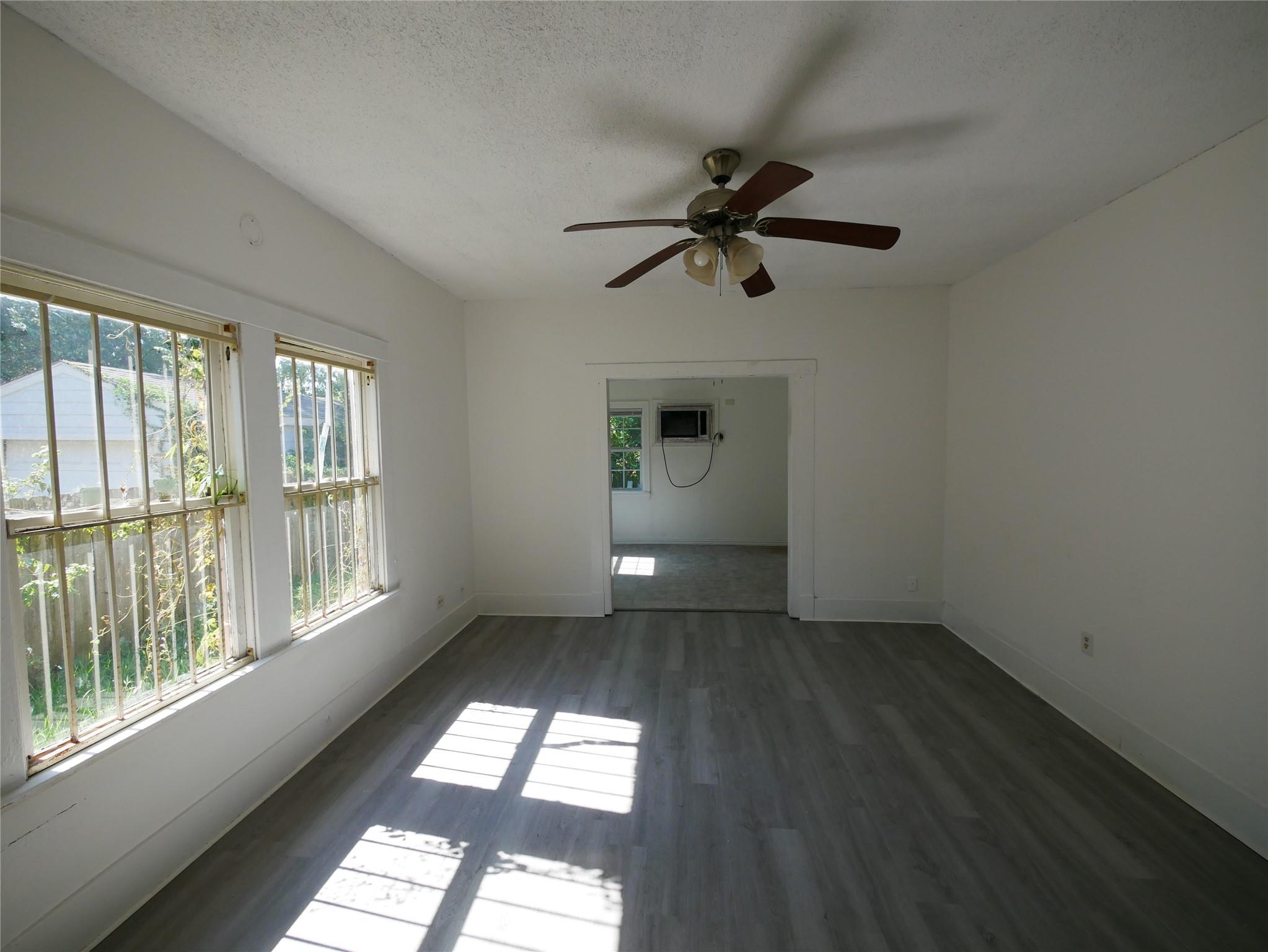 Houston, Texas 77021, United States, 3 Bedrooms Bedrooms, ,2 BathroomsBathrooms,Residential,Active,228398