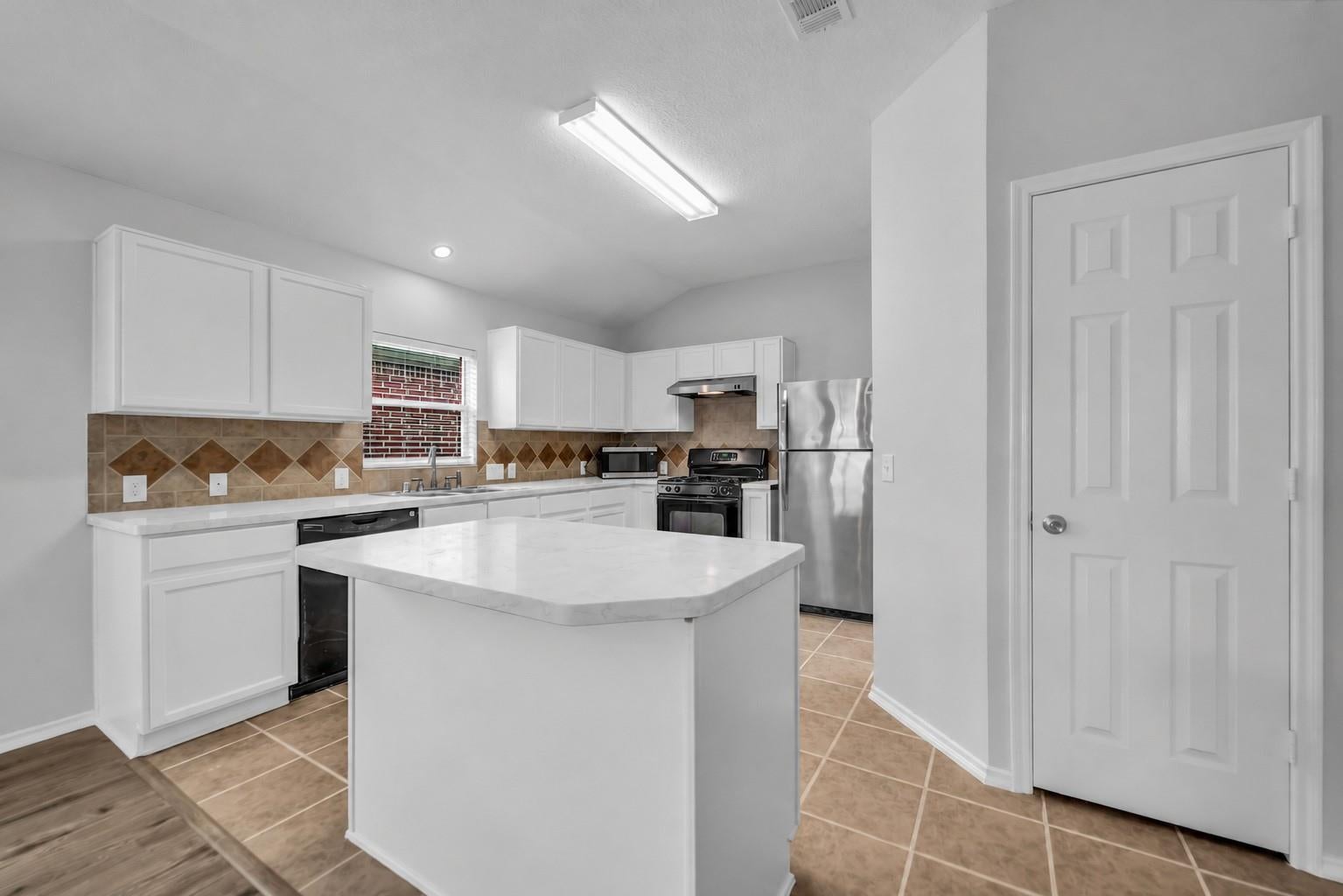 5734 Baldwin Elm Street