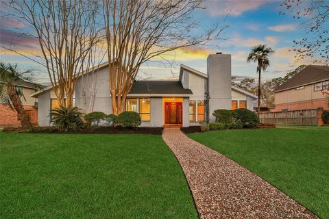 Photo of 2306 Pleasant Creek Drive, Houston, TX 77345 (MLS # 7907793)
