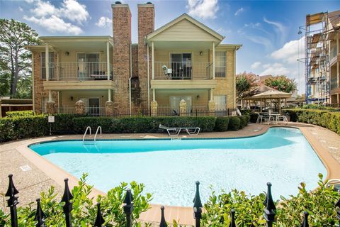 Photo of 12550 Whittington Drive #814, Houston, TX 77077 (MLS # 75754459)