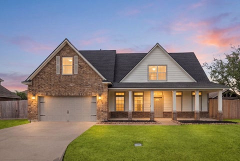 Photo of 13911 Martinique Lane, Mont Belvieu, TX 77523 (MLS # 54282754)