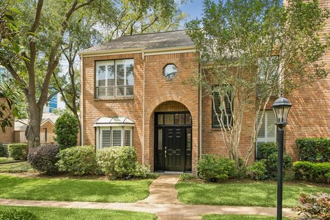 Photo of 2901 Bammel Lane #23, Houston, TX 77098 (MLS # 31389105)