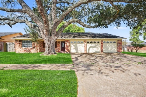 Photo of 2602 Henderson Lane, Deer Park, TX 77536 (MLS # 31262632)