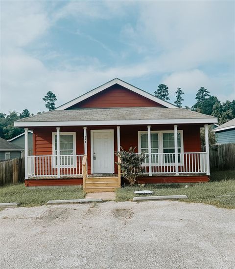Photo of 113 Varsity Drive, Huntsville, TX 77340 (MLS # 31413810)