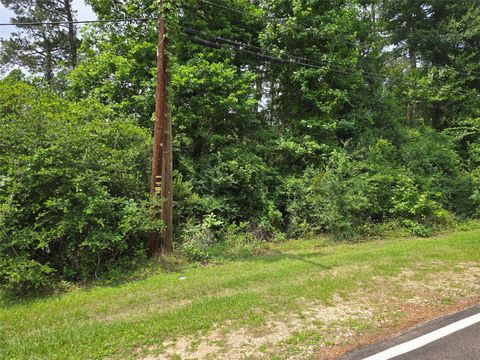 Photo of 98 Indian Creek Drive, Panorama Village, TX 77304 (MLS # 60851943)