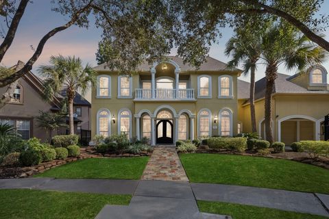 Photo of 5 Saint Christopher Court, Sugar Land, TX 77479 (MLS # 87447868) Photo of 5 Saint Christopher Court, Sugar Land, TX 77479 (MLS # 87447868)