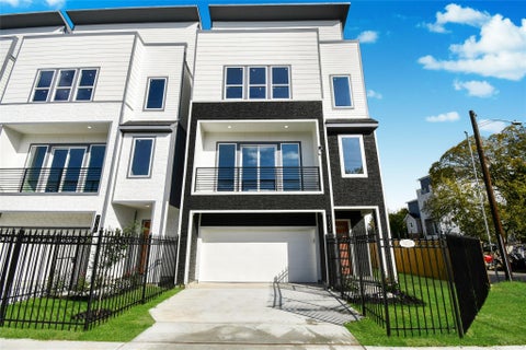 Homes For Rent - 3233 Tuam Street<br/> Houston, TX 77004