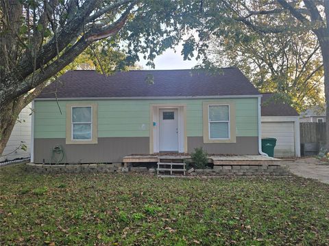 Photo of 1905 Oleander Drive, La Marque, TX 77568 (MLS # 88705307)