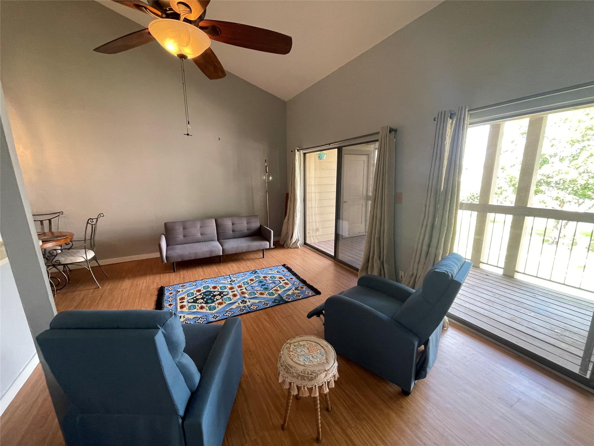 204E Lakeview Terrace