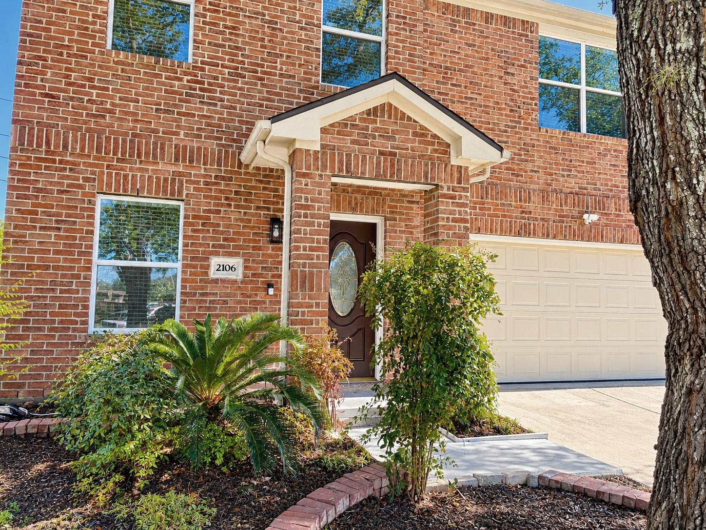 2106 Lakeshore Forest Court