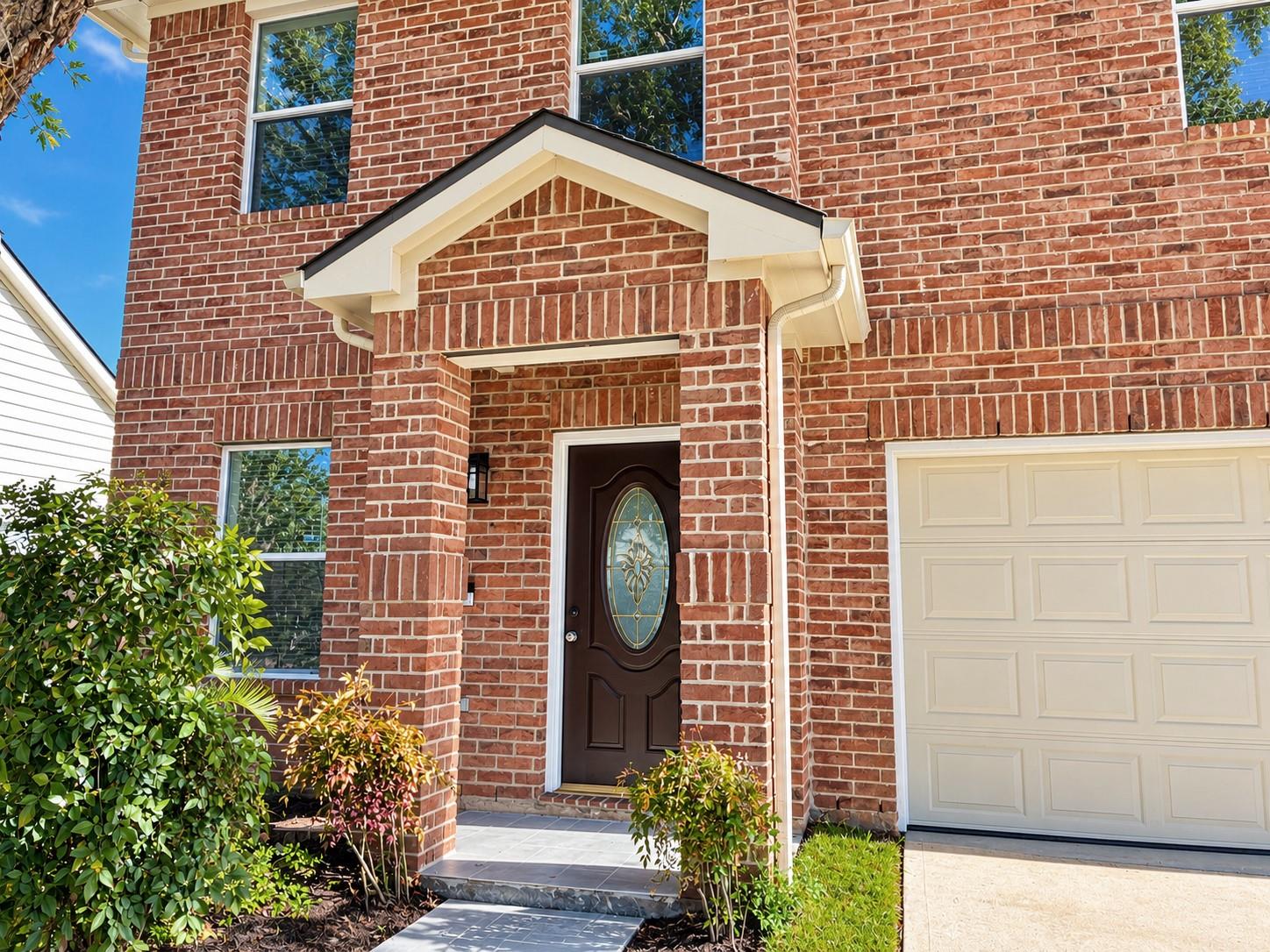 2106 Lakeshore Forest Court