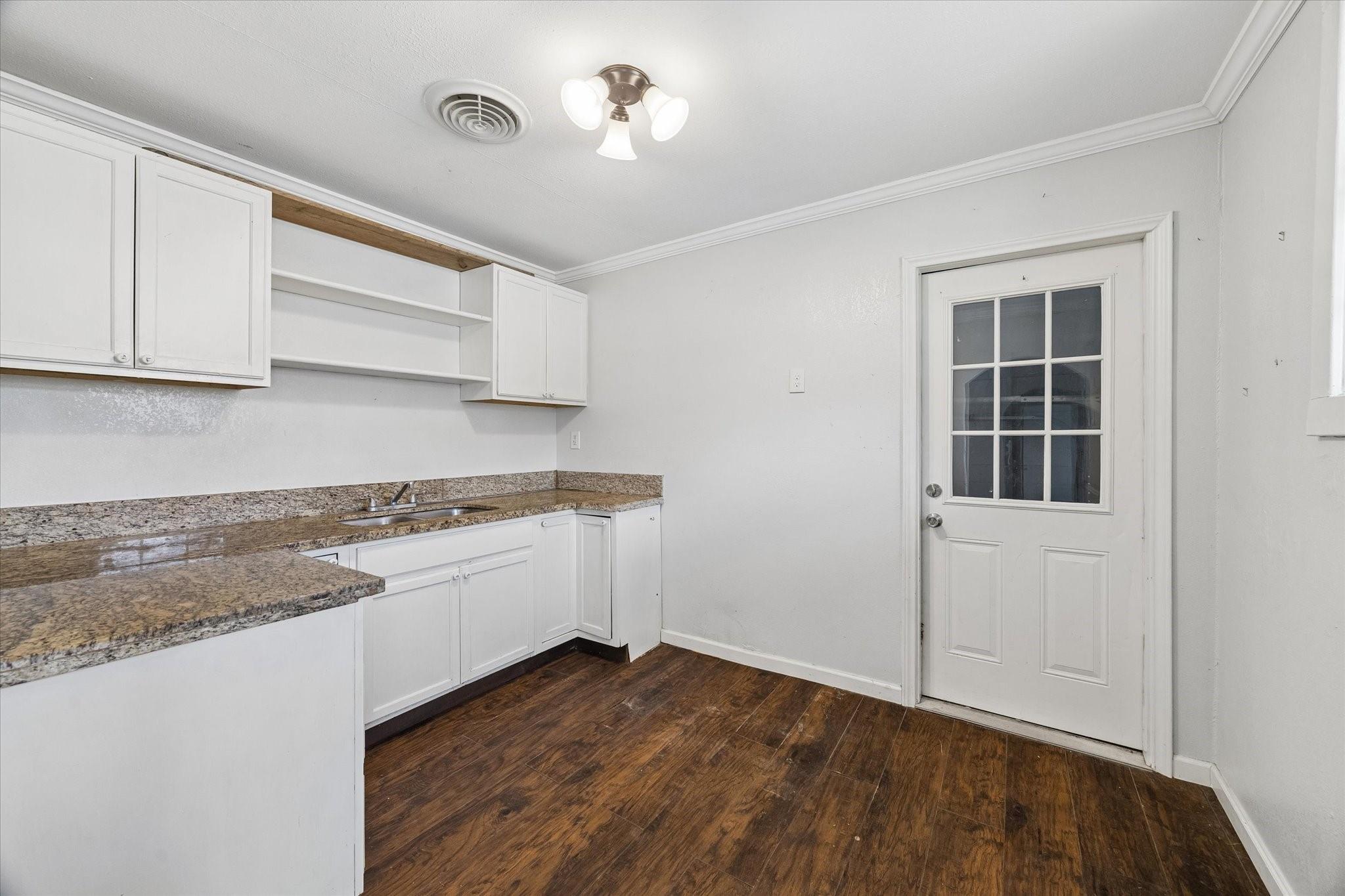 421 Dwire Dr