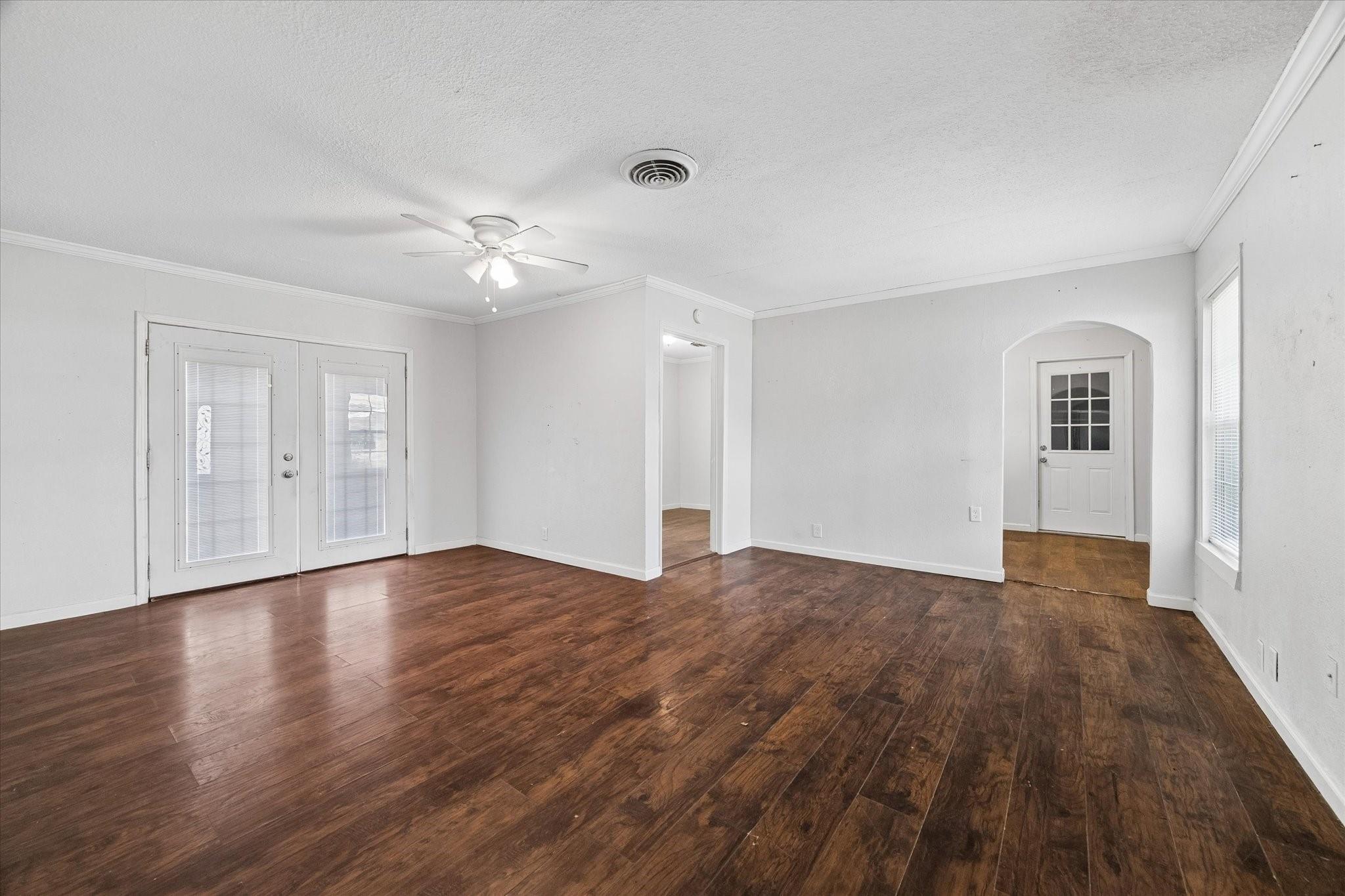 421 Dwire Dr