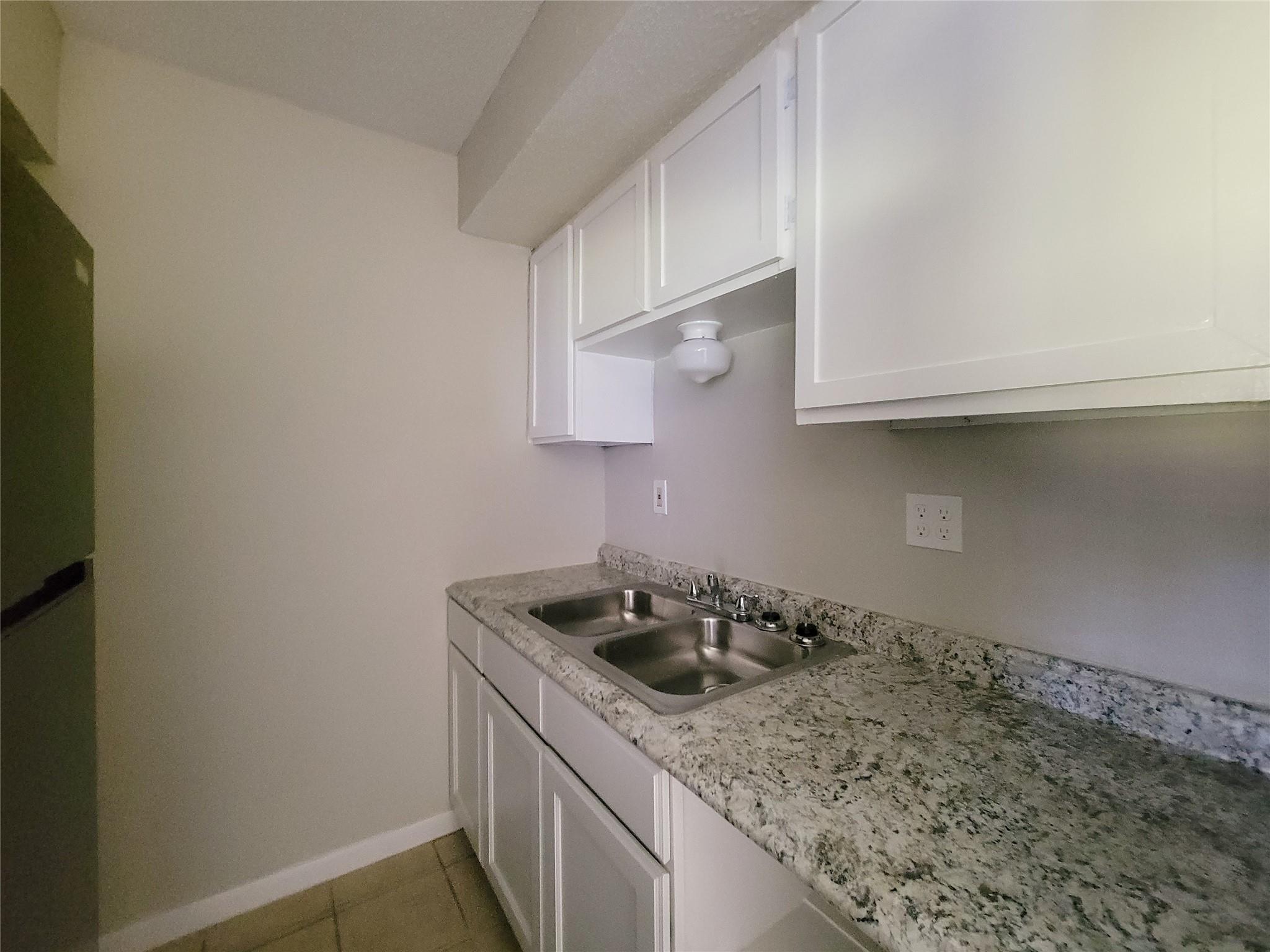 3206 Lobit Drive 13