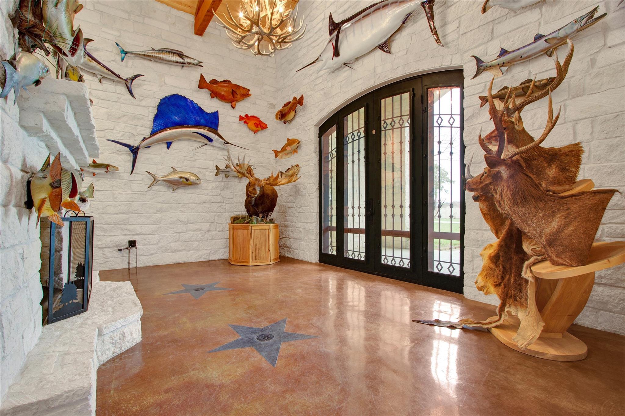 21405 Whispering Pines