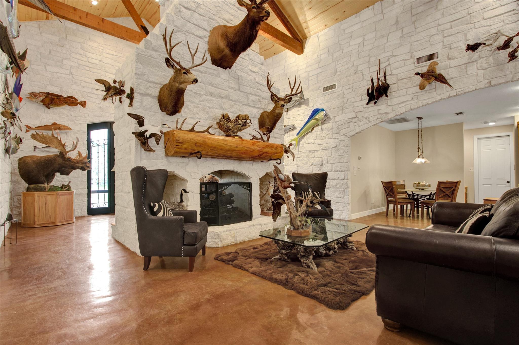 21405 Whispering Pines