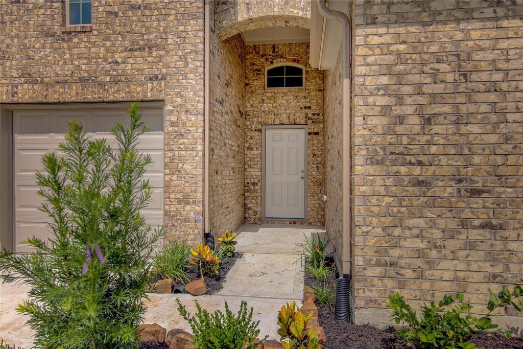 Photo of 2502 Caspian Creek Lane, Iowa Colony, TX 77583 (MLS # 36785631)