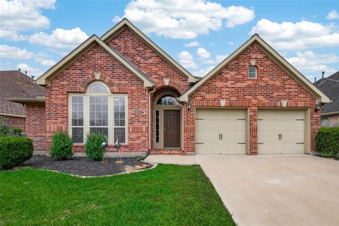 Homes For Sale - 2807 Field Hollow Drive<br/> Pearland, TX 77584