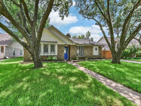 Photo of 21335 Park Mount Drive, Katy, TX 77450 (MLS # 2648704) Photo of 21335 Park Mount Drive, Katy, TX 77450 (MLS # 2648704)