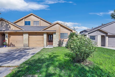 Townhouse For Rent - 5255 Beaverbrook Drive<br/> Harris County, Houston, TX 77084